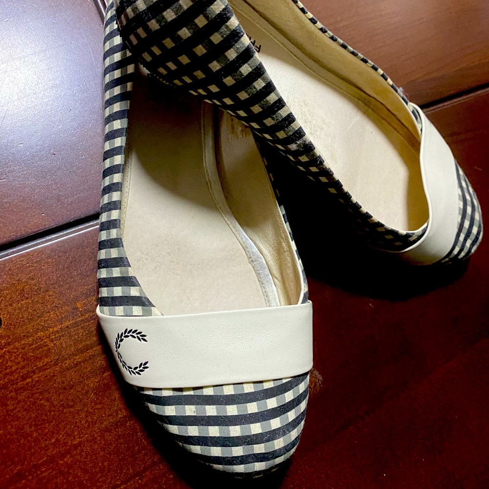 Fred Perry flats